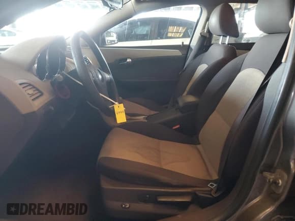 ✅ 2010 Chevrolet Malibu 1LS • VIN: 1G1ZB5EBXAF219399 • Lot: 90817175. Wystawiony na Copart z przebiegiem 119 807 mil. Bezpłatny archiwum sprzedaży aukcyjnych z USA i szczegółowy raport historii pojazdu na DreamBid. Zdjęcie 7.