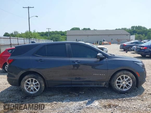 ✅ 2022 Chevrolet Equinox LS • VIN: 3GNAXHEV8NS171766 • Lot: 42864112. Listed on IAAI with 72,934 mi. Free auction sales archive from the USA and detailed vehicle history report at DreamBid. Image 13.