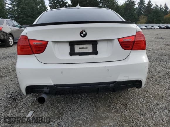 ✅ 2010 BMW 3 Series 335i • VIN: WBAPM7C52AA366988 • Lot: 85900205. Wystawiony na Copart z przebiegiem 114 177 mil. Bezpłatny archiwum sprzedaży aukcyjnych z USA i szczegółowy raport historii pojazdu na DreamBid. Zdjęcie 6.