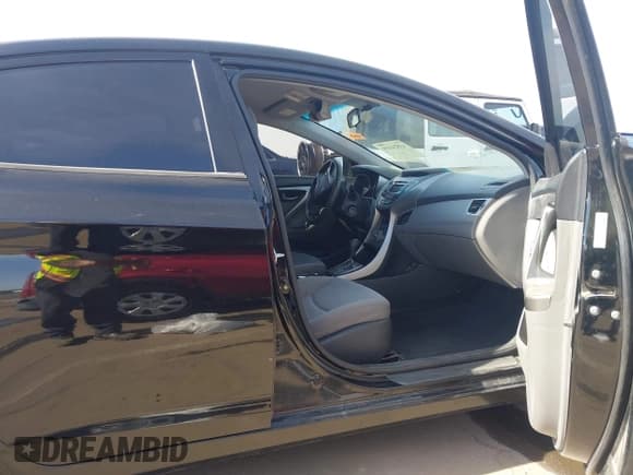 ✅ 2013 Hyundai Elantra GLS • VIN: KMHDH4AE4DU765489 • Lot: 43574109. Wystawiony na IAAI z przebiegiem 244 675 mil. Bezpłatny archiwum sprzedaży aukcyjnych z USA i szczegółowy raport historii pojazdu na DreamBid. Zdjęcie 5.