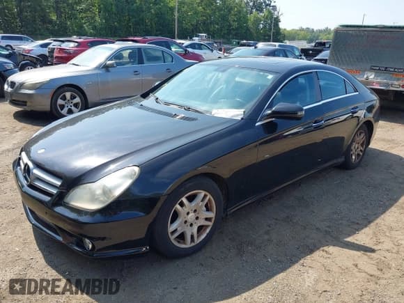 ✅ 2010 Mercedes-Benz CLS 550 • VIN: WDDDJ7CB3AA163800 • Lot: 42887644. Listed on IAAI with Not provided. Free auction sales archive from the USA and detailed vehicle history report at DreamBid. Image 2.