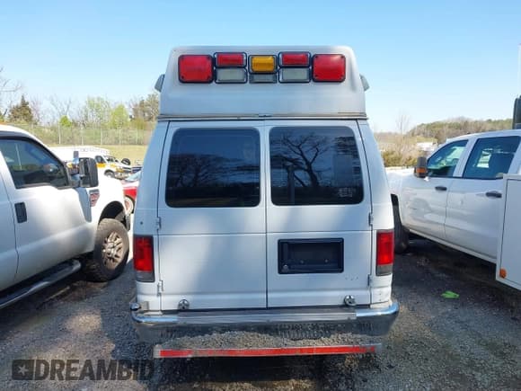 ✅ 2014 Ford Econoline Cargo Commercial • VIN: 1FDSS3EL9EDB15117 • Лот: 41814530. Опубликован ранее на IAAI с пробегом 415 461 миль. Бесплатный доступ к архиву аукционных продаж из США и подробный отчёт об истории автомобиля на DreamBid. Изображение 15.