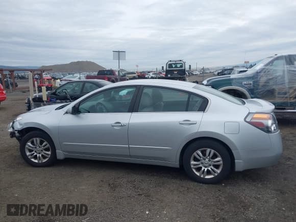 ✅ 2012 Nissan Altima S • VIN: 1N4AL2AP6CC250516 • Лот: 43661079. Опубликован ранее на IAAI с пробегом 133 933 миль. Бесплатный доступ к архиву аукционных продаж из США и подробный отчёт об истории автомобиля на DreamBid. Изображение 15.