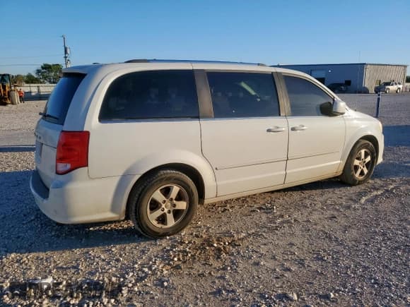 ✅ 2011 Dodge Grand Caravan Crew • VIN: 2D4RN5DG5BR684665 • Lot: 90868185. Wystawiony na Copart z przebiegiem 195 342 mil. Bezpłatny archiwum sprzedaży aukcyjnych z USA i szczegółowy raport historii pojazdu na DreamBid. Zdjęcie 3.