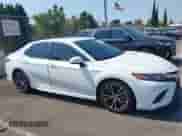 2020 Toyota Camry Hybrid SE z VIN 4T1G31AK0LU541702, wystawiony jako IAAI lot #42918554 z przebiegiem 118 679 mil mil oraz . Historia ofert i sprzedaży dostępna na DreamBid. Obrazek 13.