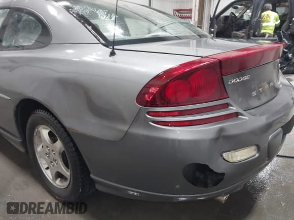 ✅ 2002 Dodge Stratus SE/SXT • VIN: 4B3AG42G12E126990 • Lot: 41611119. Wystawiony na IAAI z przebiegiem 92 871 mil. Bezpłatny archiwum sprzedaży aukcyjnych z USA i szczegółowy raport historii pojazdu na DreamBid. Zdjęcie 6.