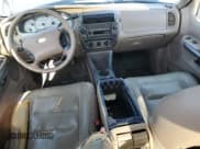 ✅ 2001 Ford Explorer Sport Trac • VIN: 1FMZU77EX1UA94674 • Lot: 67491275. Wystawiony na Copart z przebiegiem 129 999 mil. Bezpłatny archiwum sprzedaży aukcyjnych z USA i szczegółowy raport historii pojazdu na DreamBid. Zdjęcie 8.