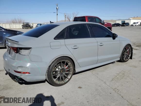✅ 2019 Audi RS 3 • VIN: WUABWGFF1KA902152 • Лот: 88913315. Опубликован ранее на Copart с пробегом 46 435 миль. Бесплатный доступ к архиву аукционных продаж из США и подробный отчёт об истории автомобиля на DreamBid. Изображение 3.