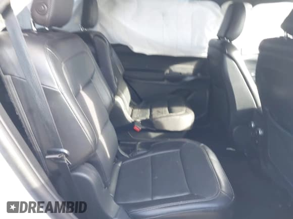 ✅ 2020 Ford Explorer Limited • VIN: 1FMSK8FH8LGB57359 • Lot: 43730361. Wystawiony na IAAI z przebiegiem 86 816 mil. Bezpłatny archiwum sprzedaży aukcyjnych z USA i szczegółowy raport historii pojazdu na DreamBid. Zdjęcie 8.