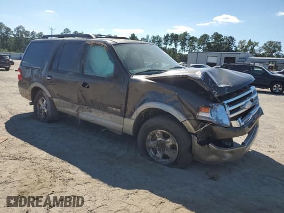 ✅ 2008 Ford Expedition Eddie Bauer • VIN: 1FMFU17508LA02133 • Lot: 70284795. Wystawiony na Copart z przebiegiem Nie podano. Bezpłatny archiwum sprzedaży aukcyjnych z USA i szczegółowy raport historii pojazdu na DreamBid. Zdjęcie 4.