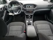 ✅ 2019 Hyundai Ioniq Blue • VIN: KMHC65LC8KU171620 • Lot: 43796755. Wystawiony na Copart z przebiegiem 151 479 mil. Bezpłatny archiwum sprzedaży aukcyjnych z USA i szczegółowy raport historii pojazdu na DreamBid. Zdjęcie 8.