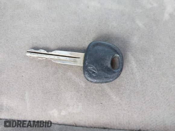 ✅ 2003 Hyundai Elantra GLS • VIN: KMHDN45D23U644033 • Lot: 41534760. Wystawiony na IAAI z przebiegiem 273 475 mil. Bezpłatny archiwum sprzedaży aukcyjnych z USA i szczegółowy raport historii pojazdu na DreamBid. Zdjęcie 11.