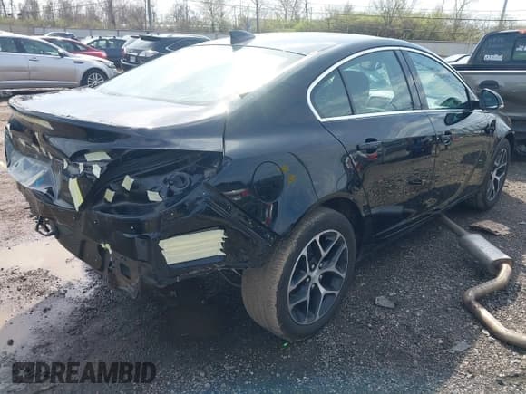 ✅ 2017 Buick Regal Sport Touring • VIN: 2G4GL5EX1H9149992 • Lot: 41912464. Listed on IAAI with 6,666 mi. Free auction sales archive from the USA and detailed vehicle history report at DreamBid. Image 4.