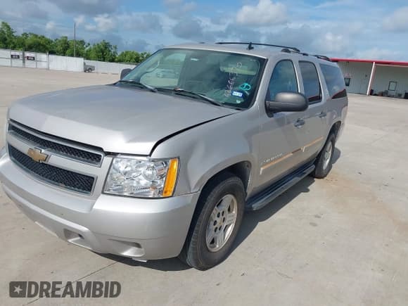 ✅ 2007 Chevrolet Suburban LT • VIN: 3GNFC16037G199184 • Lot: 42666370. Listed on IAAI with 259,929 mi. Free auction sales archive from the USA and detailed vehicle history report at DreamBid. Image 6.