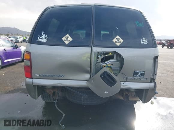 ✅ 2003 Chevrolet Suburban LS • VIN: 1GNFK16T83J198022 • Лот: 41273545. Опубликован ранее на IAAI с пробегом 275 758 миль. Бесплатный доступ к архиву аукционных продаж из США и подробный отчёт об истории автомобиля на DreamBid. Изображение 6.