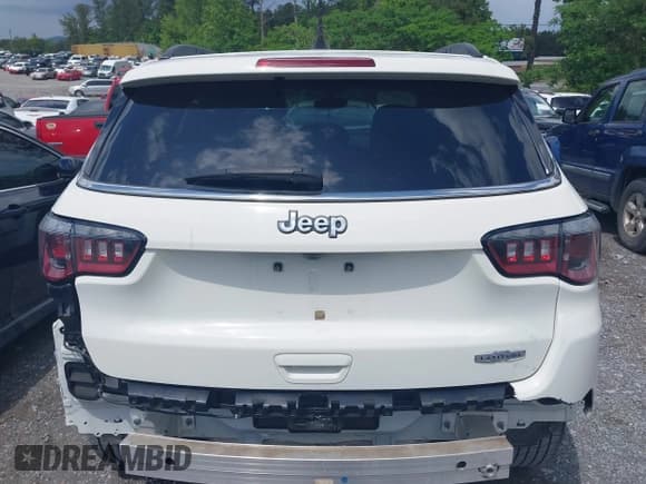 ✅ 2018 Jeep Compass Altitude • VIN: 3C4NJCBB2JT105839 • Lot: 42155613. Listed on IAAI with 54,307 mi. Free auction sales archive from the USA and detailed vehicle history report at DreamBid. Image 16.