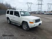 ✅ 2008 Jeep Commander Limited • VIN: 1J8HG58N58C236738 • Lot: 41738525. Wystawiony na IAAI z przebiegiem 130 740 mil. Bezpłatny archiwum sprzedaży aukcyjnych z USA i szczegółowy raport historii pojazdu na DreamBid. Zdjęcie 1.
