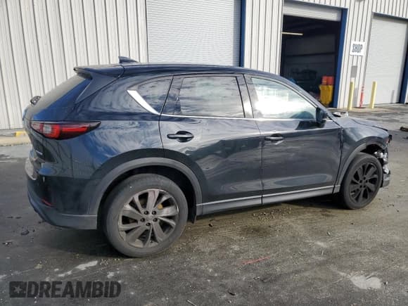 ✅ 2023 Mazda CX-5 S Premium • VIN: JM3KFBDM3P0174484 • Lot: 92454755. Wystawiony na Copart z przebiegiem 60 989 mil. Bezpłatny archiwum sprzedaży aukcyjnych z USA i szczegółowy raport historii pojazdu na DreamBid. Zdjęcie 3.