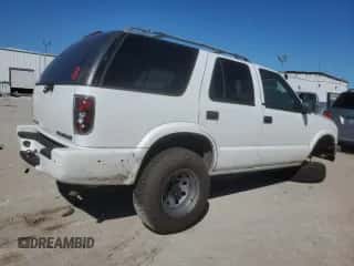 1998 Chevrolet Blazer LT with VIN 1GNDT13W0W2139791, listed as a Copart auction lot 82224464 with 171,508 mi miles and Non repairable. Bid and sale history available at DreamBid. Image 3.