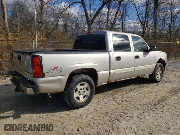 ✅ 2005 Chevrolet Silverado 1500 LS • VIN: 2GCEK13T551381741 • Lot: 93079435. Listed on Copart with 154,794 mi. Free auction sales archive from the USA and detailed vehicle history report at DreamBid. Image 3.