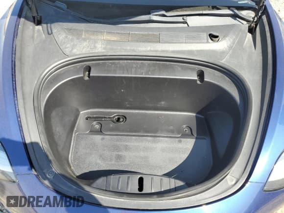 ✅ 2020 Tesla Model 3 Long Range • VIN: 5YJ3E1EB1LF650007 • Lot: 49925185. Wystawiony na Copart z przebiegiem 89 682 mil. Bezpłatny archiwum sprzedaży aukcyjnych z USA i szczegółowy raport historii pojazdu na DreamBid. Zdjęcie 11.