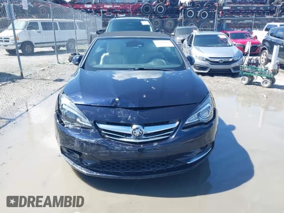 ✅ 2018 Buick Cascada Premium • VIN: W04WH3N56JG080853 • Lot: 42824867. Wystawiony na IAAI z przebiegiem 35 588 mil. Bezpłatny archiwum sprzedaży aukcyjnych z USA i szczegółowy raport historii pojazdu na DreamBid. Zdjęcie 12.
