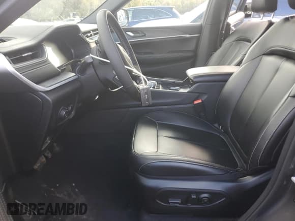 ✅ 2025 Jeep Grand Cherokee Limited • VIN: 1C4RJKBGXS8718847 • Lot: 89848785. Listed on Copart with 2,767 mi. Free auction sales archive from the USA and detailed vehicle history report at DreamBid. Image 7.