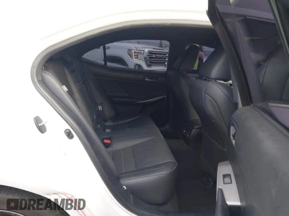 ✅ 2017 Lexus IS 200t F Sport • VIN: JTHBA1D29H5058662 • Lot: 43483133. Wystawiony na IAAI z przebiegiem 173 940 mil. Bezpłatny archiwum sprzedaży aukcyjnych z USA i szczegółowy raport historii pojazdu na DreamBid. Zdjęcie 8.