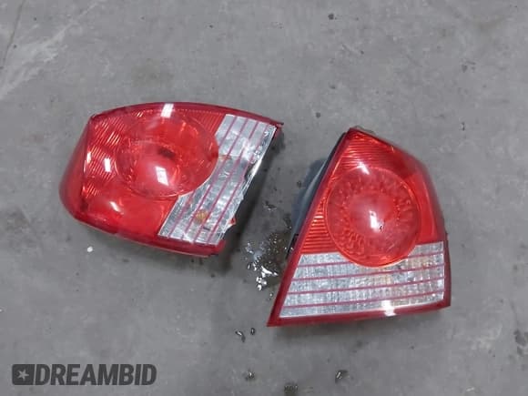 ✅ 2006 Hyundai Elantra GLS • VIN: KMHDN46D16U372030 • Lot: 41357636. Wystawiony na IAAI z przebiegiem 136 468 mil. Bezpłatny archiwum sprzedaży aukcyjnych z USA i szczegółowy raport historii pojazdu na DreamBid. Zdjęcie 12.