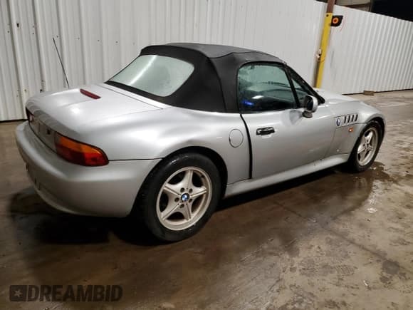 ✅ 1996 BMW 3 Series Z3 1.9 • VIN: 4USCH7322TLB66483 • Lot: 93644165. Listed on Copart with 136,590 mi. Free auction sales archive from the USA and detailed vehicle history report at DreamBid. Image 3.