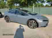 2024 Toyota Prius SE z VIN JTDACACU6R3038697, wystawiony jako Copart lot #65700865 z przebiegiem 1 343 mil mil oraz Szkoda całkowita • Salvage title. Historia ofert i sprzedaży dostępna na DreamBid. Obrazek 4.