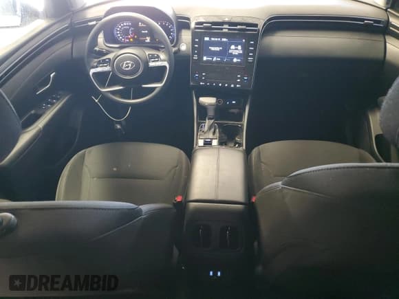 ✅ 2024 Hyundai Tucson SEL • VIN: 5NMJB3DE8RH385942 • Lot: 92391385. Listed on Copart with 50,425 mi. Free auction sales archive from the USA and detailed vehicle history report at DreamBid. Image 8.