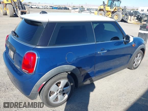 ✅ 2017 MINI Hardtop Cooper • VIN: WMWXP5C36H2F61624 • Лот: 43525532. Опубликован ранее на IAAI с пробегом 119 135 миль. Бесплатный доступ к архиву аукционных продаж из США и подробный отчёт об истории автомобиля на DreamBid. Изображение 4.