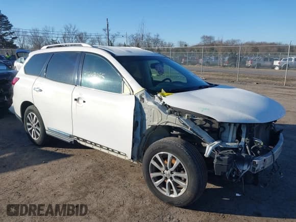 ✅ 2014 Nissan Pathfinder SV • VIN: 5N1AR2MM4EC648865 • Lot: 41647085. Listed on IAAI with 214,415 mi. Free auction sales archive from the USA and detailed vehicle history report at DreamBid. Image 1.