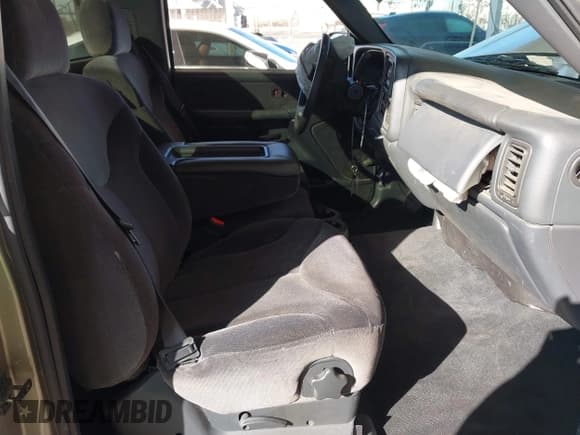 ✅ 2002 GMC Sierra 1500 SL • VIN: 1GTEC14V42Z216330 • Lot: 43535874. Listed on IAAI with 152,947 mi. Free auction sales archive from the USA and detailed vehicle history report at DreamBid. Image 5.