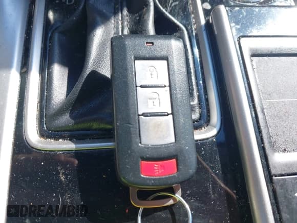 ✅ 2018 Mitsubishi Eclipse Cross SE • VIN: JA4AT5AAXJZ069270 • Lot: 43190588. Wystawiony na IAAI z przebiegiem 101 417 mil. Bezpłatny archiwum sprzedaży aukcyjnych z USA i szczegółowy raport historii pojazdu na DreamBid. Zdjęcie 11.