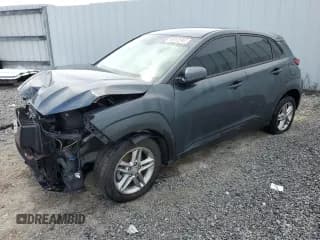 ✅ 2021 Hyundai Kona SE • VIN: KM8K12AA3MU664165 • Лот: 71531275. Опубликован ранее на Copart с пробегом Не указан. Бесплатный доступ к архиву аукционных продаж из США и подробный отчёт об истории автомобиля на DreamBid. Изображение 1.
