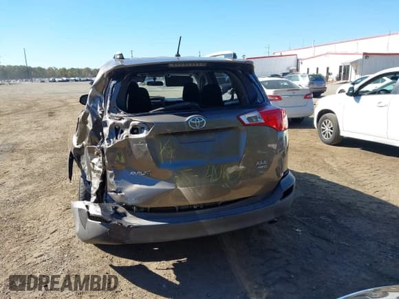 ✅ 2013 Toyota RAV4 XLE • VIN: JTMRFREV7DD009985 • Lot: 43473065. Wystawiony na IAAI z przebiegiem 104 529 mil. Bezpłatny archiwum sprzedaży aukcyjnych z USA i szczegółowy raport historii pojazdu na DreamBid. Zdjęcie 15.