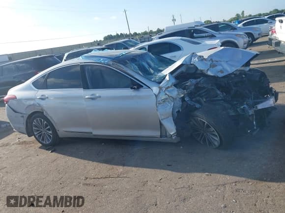 ✅ 2015 Hyundai Genesis 3.8L • VIN: KMHGN4JE1FU090550 • Lot: 43295110. Wystawiony na IAAI z przebiegiem Nie podano. Bezpłatny archiwum sprzedaży aukcyjnych z USA i szczegółowy raport historii pojazdu na DreamBid. Zdjęcie 12.