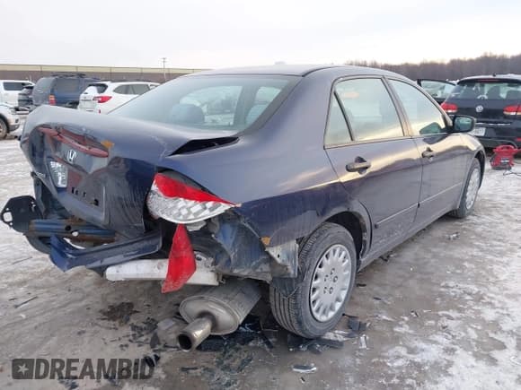 ✅ 2007 Honda Accord VP • VIN: 1HGCM55127A019669 • Lot: 41381981. Wystawiony na IAAI z przebiegiem 174 245 mil. Bezpłatny archiwum sprzedaży aukcyjnych z USA i szczegółowy raport historii pojazdu na DreamBid. Zdjęcie 4.