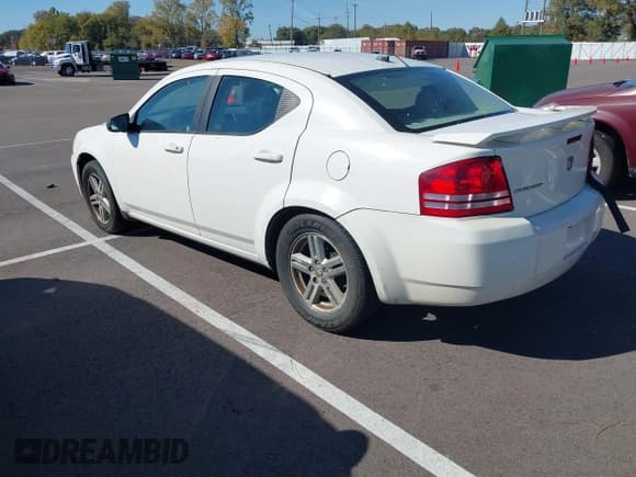 ✅ 2008 Dodge Avenger SXT • VIN: 1B3LC56K78N665259 • Lot: 43558259. Wystawiony na IAAI z przebiegiem 172 226 mil. Bezpłatny archiwum sprzedaży aukcyjnych z USA i szczegółowy raport historii pojazdu na DreamBid. Zdjęcie 3.