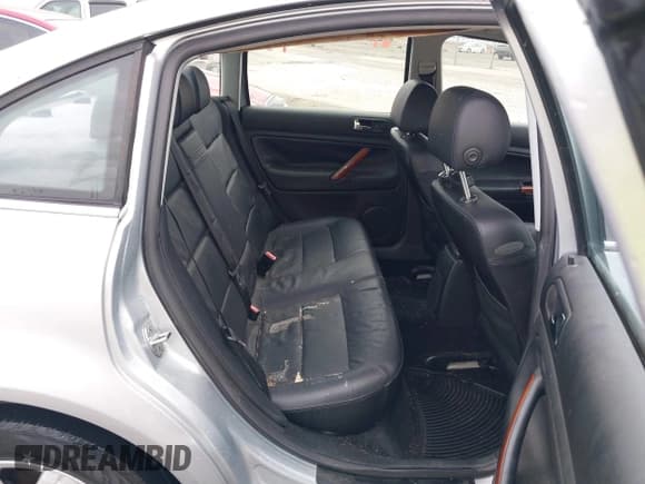 ✅ 2002 Volkswagen Passat GLX • VIN: WVWTH63B22P356725 • Lot: 43800655. Listed on IAAI with 176,477 mi. Free auction sales archive from the USA and detailed vehicle history report at DreamBid. Image 8.