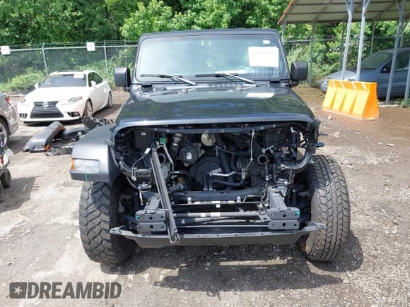 ✅ 2022 Jeep Wrangler Unlimited Willys Sport • VIN: 1C4HJXDM8NW135415 • Lot: 42625492. Wystawiony na IAAI z przebiegiem 84 780 mil. Bezpłatny archiwum sprzedaży aukcyjnych z USA i szczegółowy raport historii pojazdu na DreamBid. Zdjęcie 13.