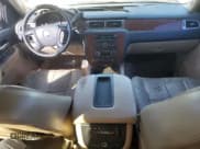 ✅ 2007 Chevrolet Suburban LTZ • VIN: 1GNFC160X7J177780 • Lot: 91195575. Listed on Copart with 260,336 mi. Free auction sales archive from the USA and detailed vehicle history report at DreamBid. Image 8.