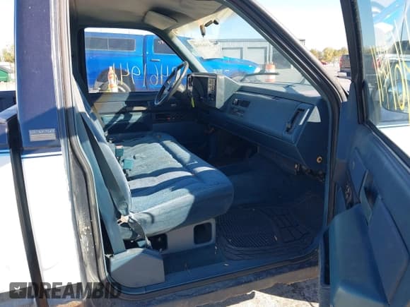 ✅ 1989 Chevrolet Silverado 1500 • VIN: 1GCDC14K8KE108642 • Лот: 43461941. Опубликован ранее на IAAI с пробегом 182 332 миль. Бесплатный доступ к архиву аукционных продаж из США и подробный отчёт об истории автомобиля на DreamBid. Изображение 5.