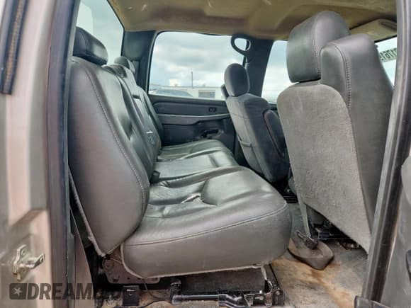 ✅ 2006 Chevrolet Silverado 2500HD Work Truck • VIN: 1GCHC23U66F225095 • Лот: 81761925. Опубликован ранее на Copart с пробегом 355 706 миль. Бесплатный доступ к архиву аукционных продаж из США и подробный отчёт об истории автомобиля на DreamBid. Изображение 10.