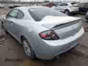 2008 Hyundai Tiburon GS z VIN KMHHM66D08U268552, wystawiony jako IAAI lot #41729193 z przebiegiem 88 939 mil mil oraz . Historia ofert i sprzedaży dostępna na DreamBid. Obrazek 3.