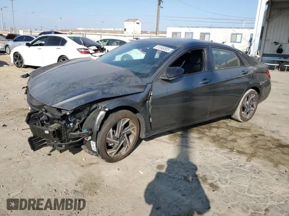 ✅ 2025 Hyundai Elantra SEL Sport • VIN: KMHLM4DG0SU927989 • Lot: 81046305. Listed on Copart with 9,734 mi. Free auction sales archive from the USA and detailed vehicle history report at DreamBid. Image 1.