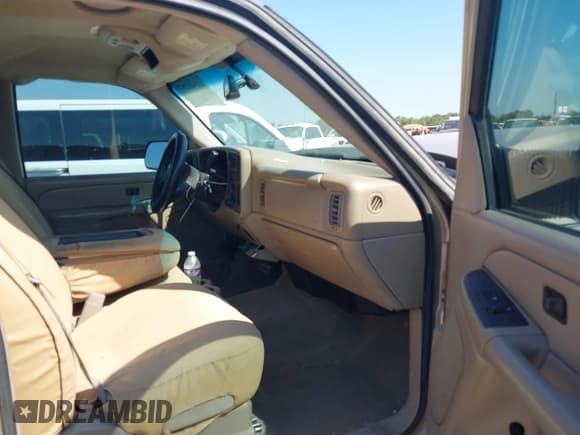 ✅ 2005 Chevrolet Silverado 2500HD LS • VIN: 1GCHK23215F924327 • Lot: 43340287. Wystawiony na IAAI z przebiegiem 320 775 mil. Bezpłatny archiwum sprzedaży aukcyjnych z USA i szczegółowy raport historii pojazdu na DreamBid. Zdjęcie 5.