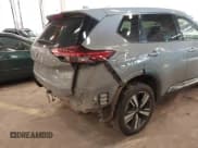 ✅ 2023 Nissan Rogue Platinum • VIN: JN8BT3DD0PW318839 • Lot: 41913984. Wystawiony na IAAI z przebiegiem 78 859 mil. Bezpłatny archiwum sprzedaży aukcyjnych z USA i szczegółowy raport historii pojazdu na DreamBid. Zdjęcie 21.